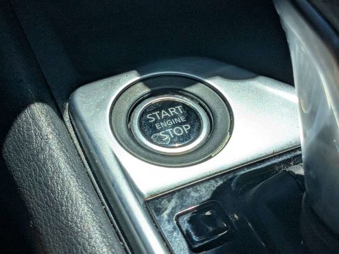 Used 2025 Nissan Sentra SV FWD image 27