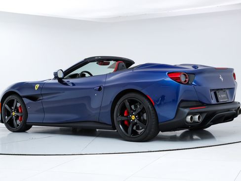 Certified 2019 Ferrari Portofino image 3