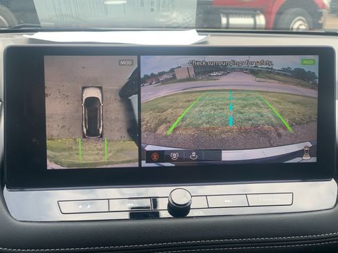 Used 2025 Nissan Rogue SL FWD image 24