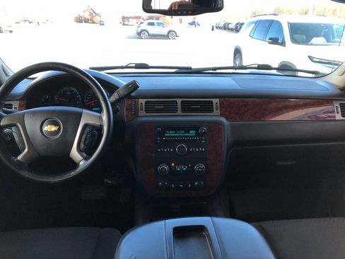 Used 2013 Chevrolet Avalanche LS image 13