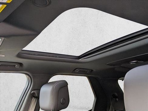 New 2026 Land Rover Discovery S AWD/4WD image 15