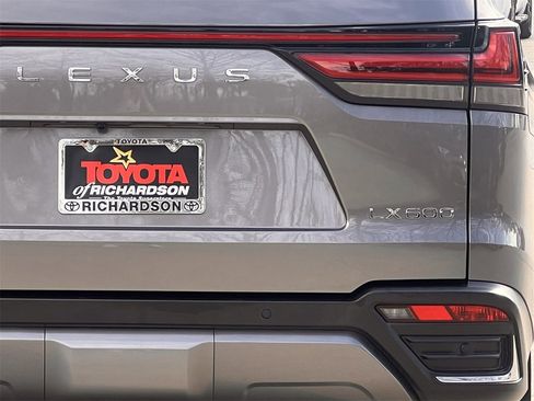 Used 2023 Lexus LX 600 4WD w/ Ultra Luxury Package image 5