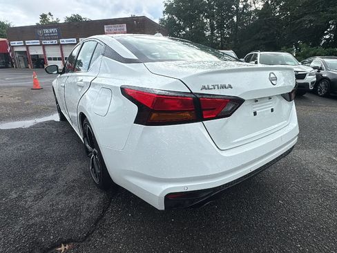 Used 2023 Nissan Altima 2.5 SR FWD image 7