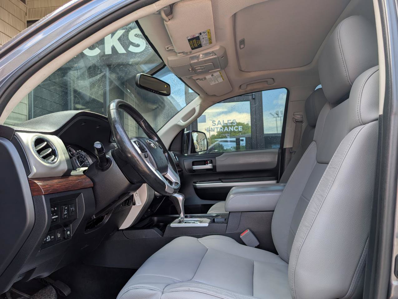 Used 2017 Toyota Tundra Limited w/ Limited Premium Package RWD image 13