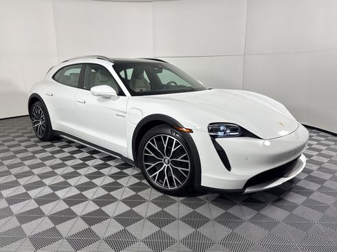Certified 2024 Porsche Taycan 4 Cross Turismo image 7