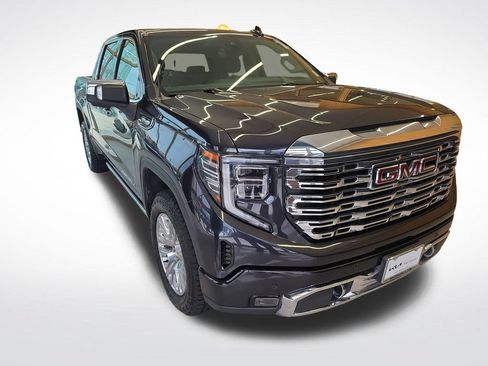 Used 2022 GMC Sierra 1500 Denali w/ Technology Package AWD/4WD image 10
