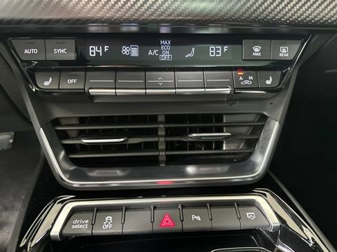Used 2022 Audi e-tron GT Premium Plus image 21