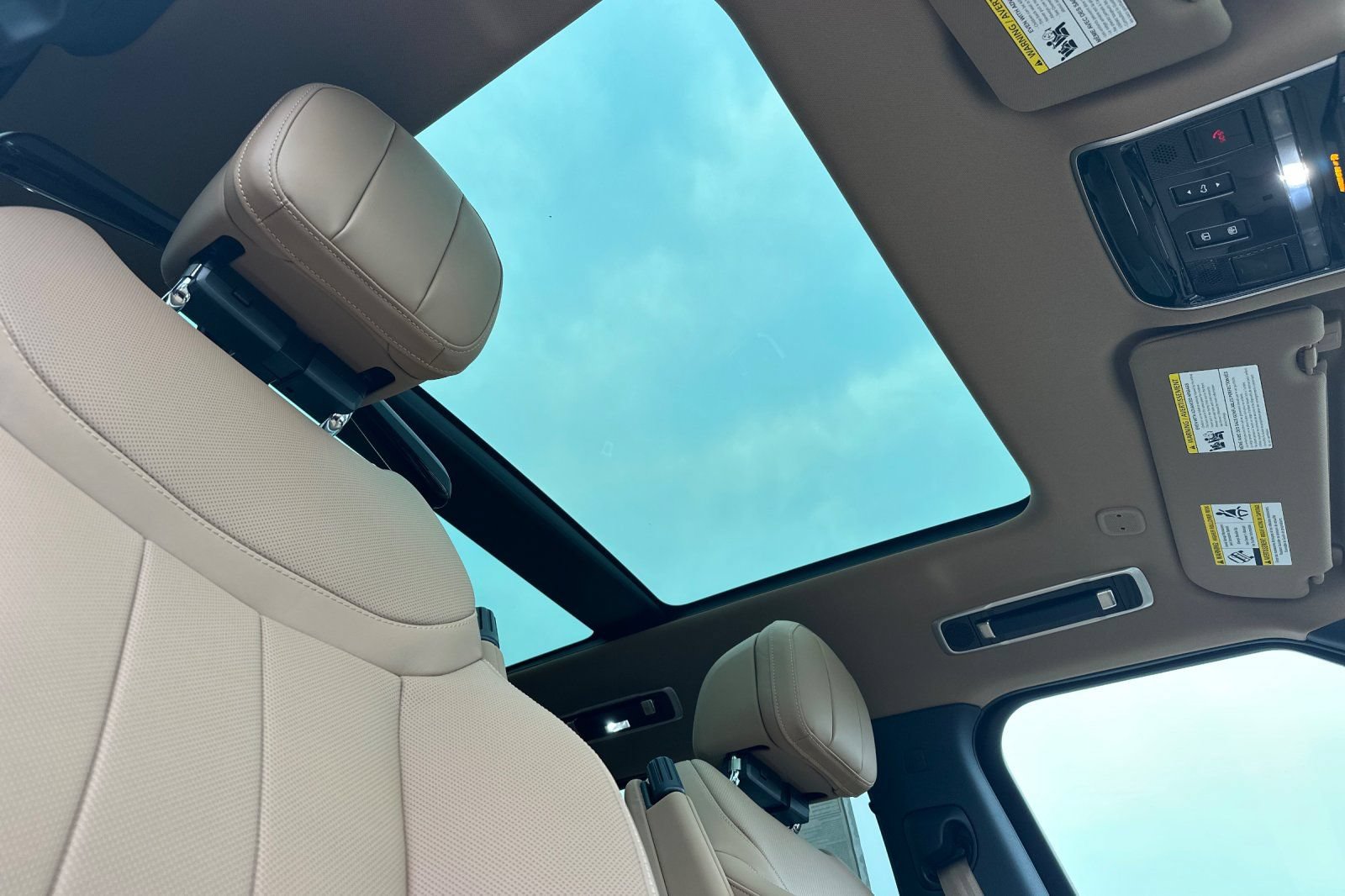 New 2026 Land Rover Range Rover SE AWD/4WD image 17