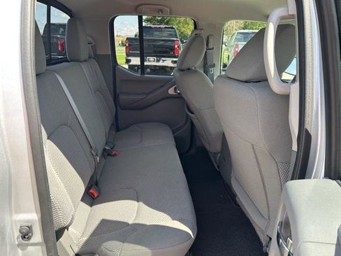 Used 2021 Nissan Frontier SV w/ SV Utility Package image 18