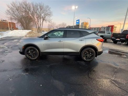 Certified 2025 Chevrolet Blazer LT w/ Midnight/Sport Edition image 5
