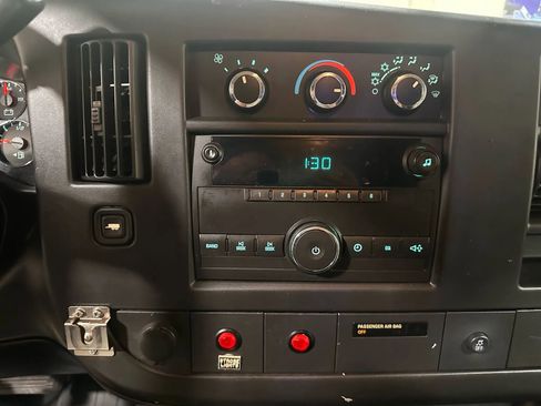 Used 2013 GMC Savana 1500 AWD image 37