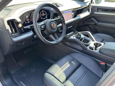 New 2026 Porsche Cayenne Coupe AWD/4WD image 11