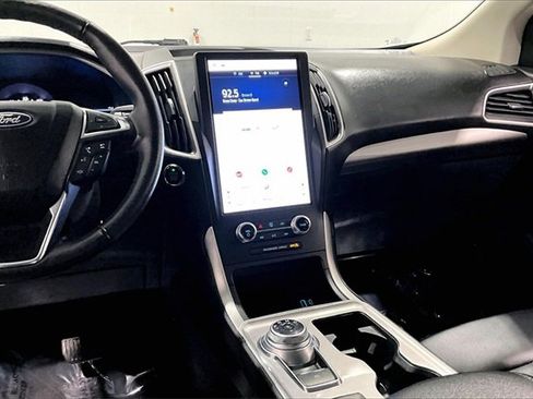 Used 2023 Ford Edge SEL image 9