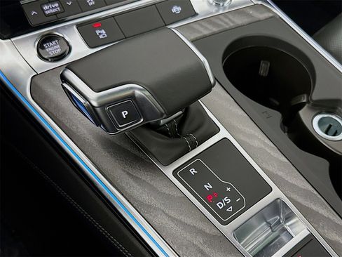 Used 2025 Audi A6 Premium Plus w/ Premium Plus Package image 17