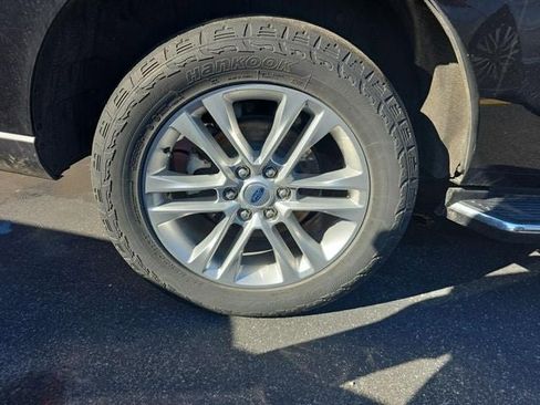 Used 2022 Ford Expedition XLT image 24