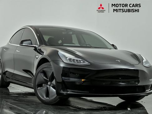 Used 2018 Tesla Model 3 Mid Range RWD image 1