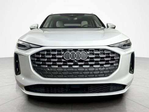 Used 2025 Audi Q5 Premium w/ Convenience Package image 8