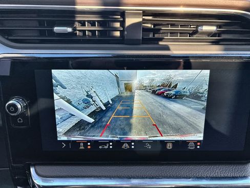 Used 2024 GMC Sierra 2500 Denali image 17