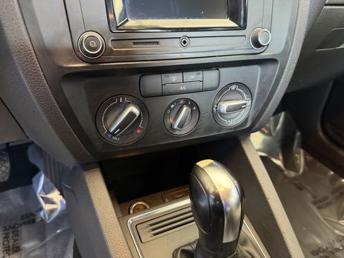 Used 2017 Volkswagen Jetta S FWD image 16