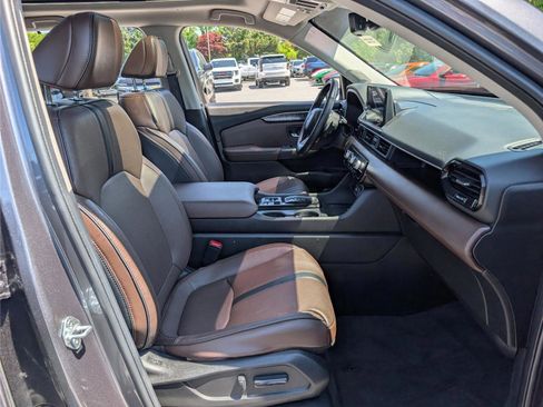 Used 2023 Honda Pilot Elite image 11
