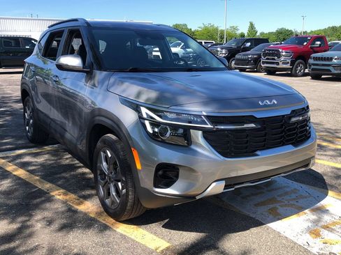 Used 2024 Kia Seltos S AWD/4WD image 15