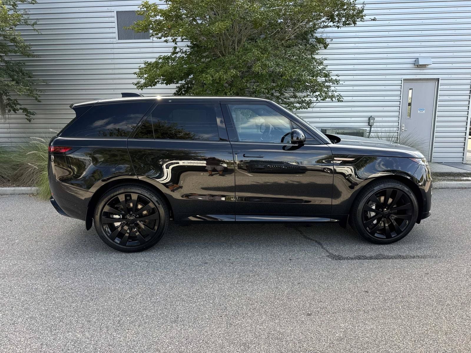 New 2026 Land Rover Range Rover Sport Dynamic SE AWD/4WD image 5