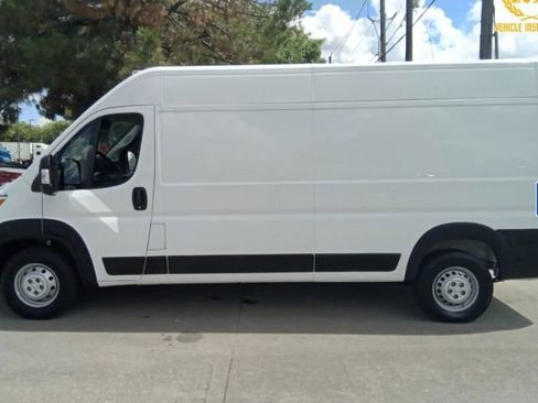 Used 2024 RAM ProMaster 2500 w/ Convenience Group FWD image 13