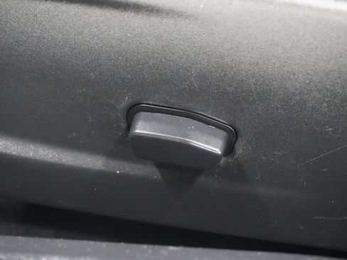 Used 2019 Dodge Challenger SXT RWD image 14