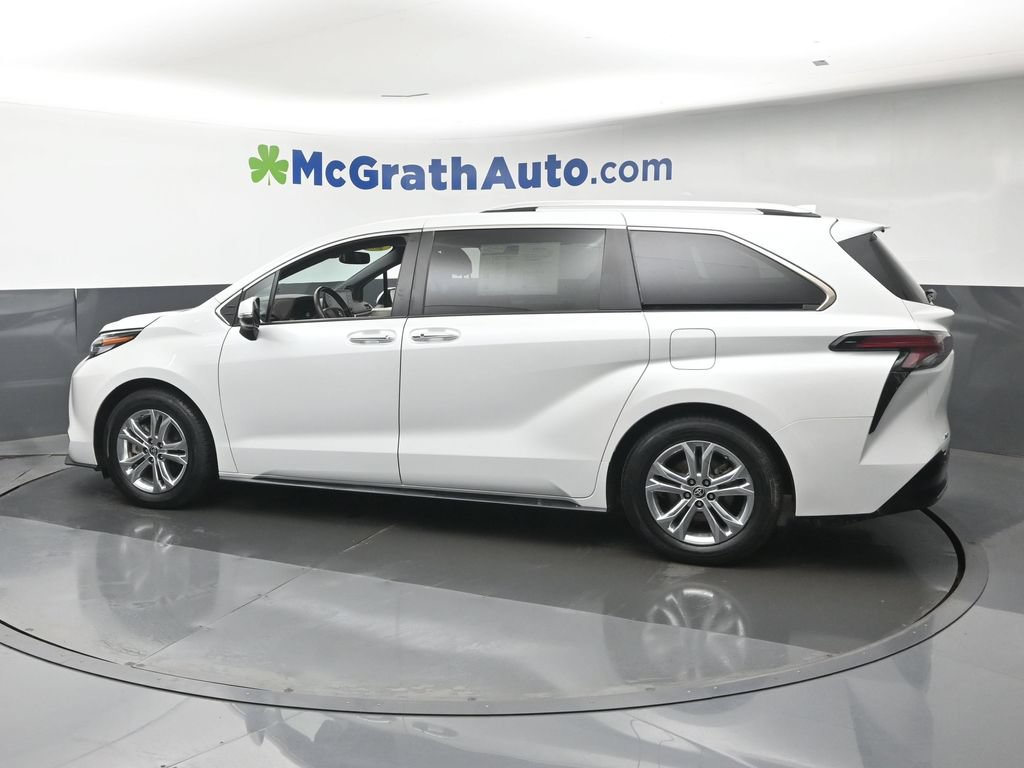 Used 2022 Toyota Sienna Platinum AWD/4WD image 27