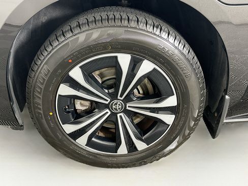 Used 2023 Toyota bZ4X AWD image 11