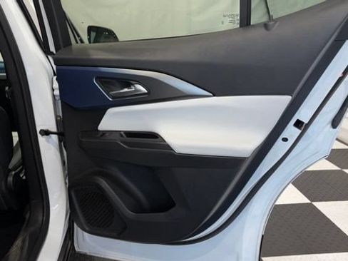 New 2025 Chevrolet Equinox EV LT FWD image 28