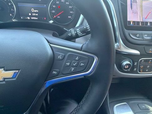 Used 2024 Chevrolet Equinox LT FWD image 19