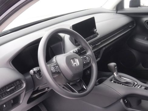Used 2024 Honda HR-V LX image 11