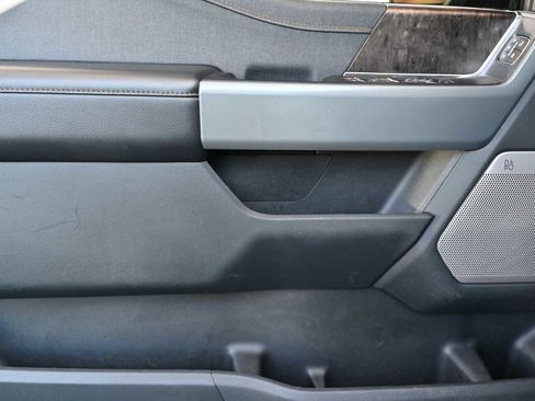 Used 2022 Ford F150 Lightning Lariat image 12