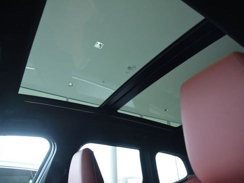 Used 2026 BMW X1 xDrive28i w/ Technology Package image 21