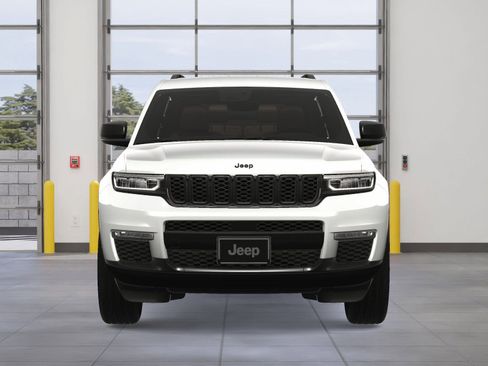 New 2025 Jeep Grand Cherokee L Limited w/ Black Appearance Package image 9