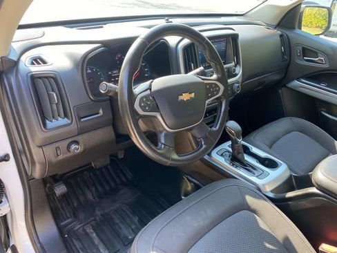 Used 2022 Chevrolet Colorado LT w/ Fleet Safety Package image 8