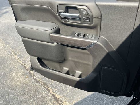 Used 2022 Chevrolet Silverado 2500 LTZ w/ LTZ Plus Package image 19