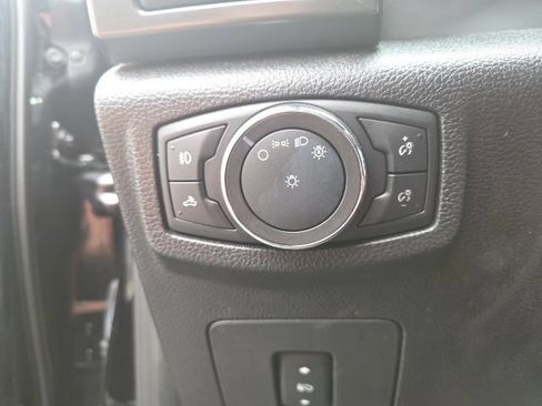 Used 2017 Ford F150 Lariat w/ Equipment Group 502A Luxury AWD/4WD image 17