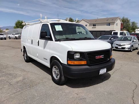 Used 2005 GMC Savana 3500 RWD image 3