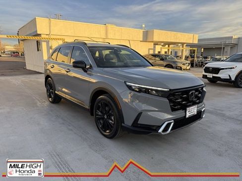 Used 2025 Honda CR-V Sport Touring image 1