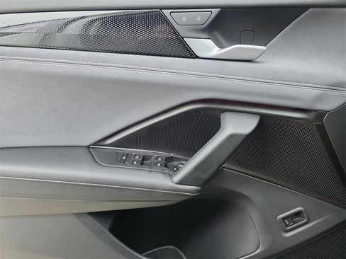 New 2026 Volkswagen Tiguan SE image 16