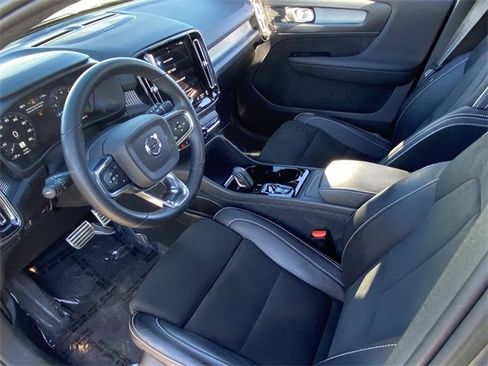 Used 2022 Volvo XC40 T5 R-Design w/ Advanced Package image 20