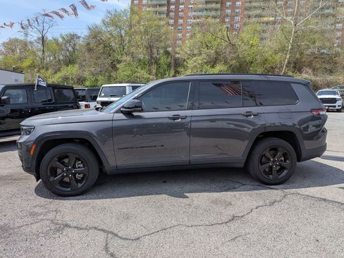 Used 2023 Jeep Grand Cherokee L Laredo image 12