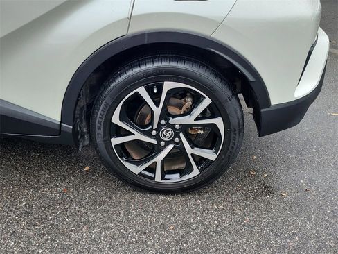 Used 2020 Toyota C-HR LE image 8