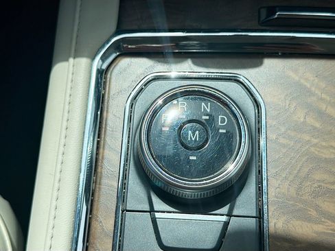 Used 2019 Ford Expedition Platinum AWD/4WD image 19