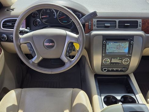 Used 2013 GMC Yukon XL SLT RWD image 24
