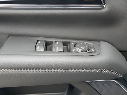 New 2026 GMC Yukon XL Denali w/ Denali Reserve Package image 30