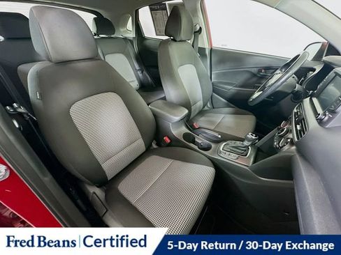 Used 2018 Hyundai Kona SEL w/ SEL Tech Package 02 image 28