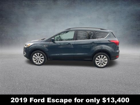 Used 2019 Ford Escape SEL image 2